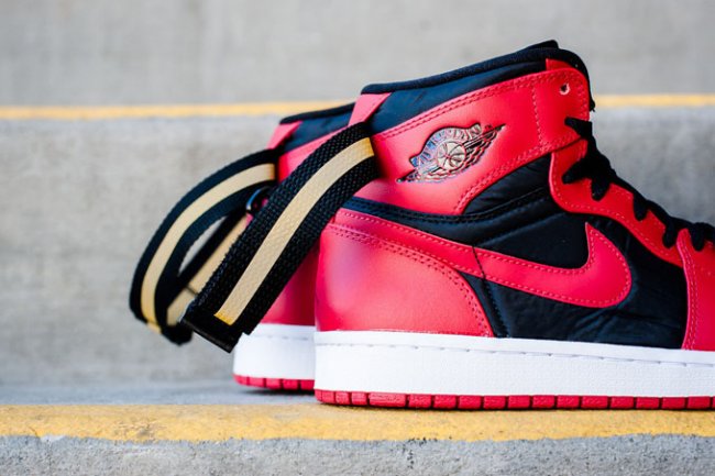 球鞋资讯,球鞋新闻,时尚杂 AJ1 Air Jordan 1 High Strap “Bred” 黑红近赏