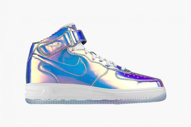 NIKEiD,发布,“Iridescent”,模  NIKEiD 开启 “Iridescent” 选项