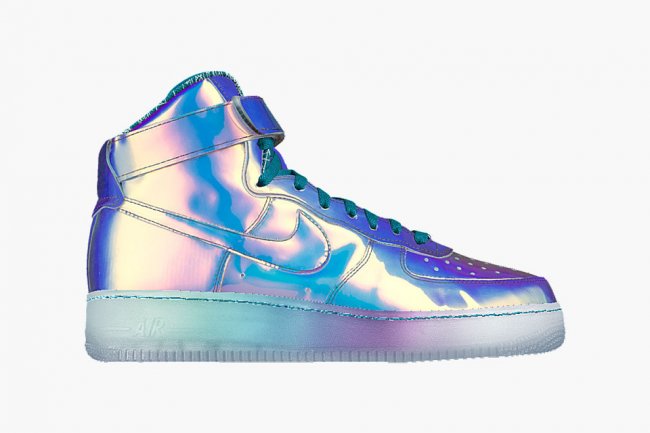 NIKEiD,发布,“Iridescent”,模  NIKEiD 开启 “Iridescent” 选项