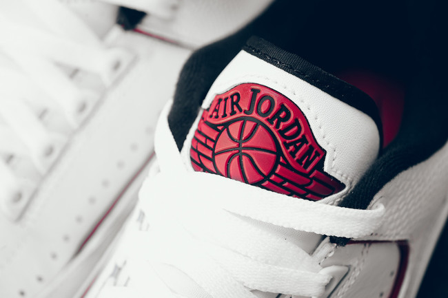 832819-101,AJ2,Air Jordan 2 832819-101AJ2 Air Jordan 2 Low Retro “Chicago” 带来浓浓的公牛气息