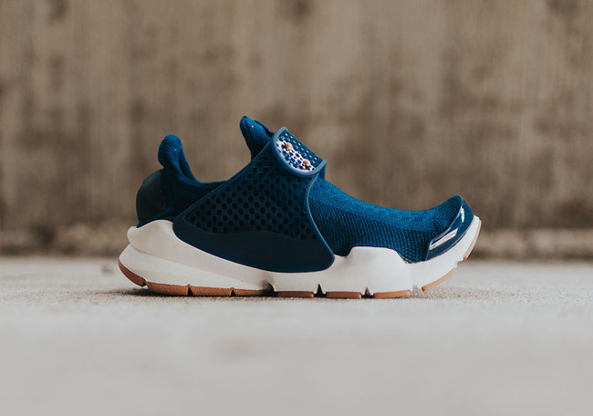 848475-400,Sock Dart,Nike 848475-400 生胶底亮相女生专属 Nike WMNS Sock Dart