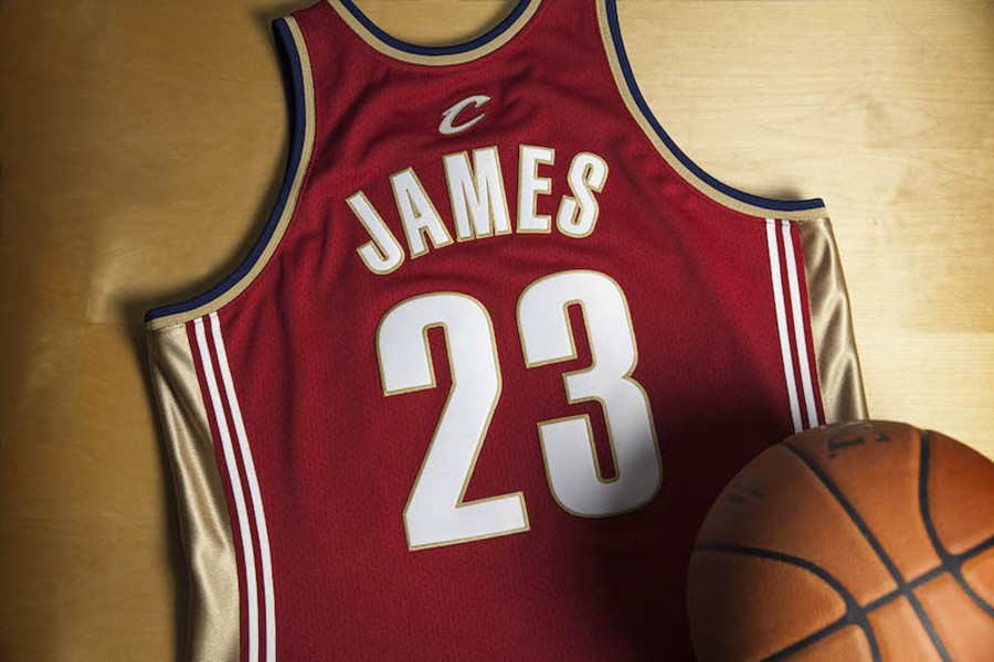 LeBron James  Mitchell & Ness 再度发售詹姆斯的新秀赛季球衣