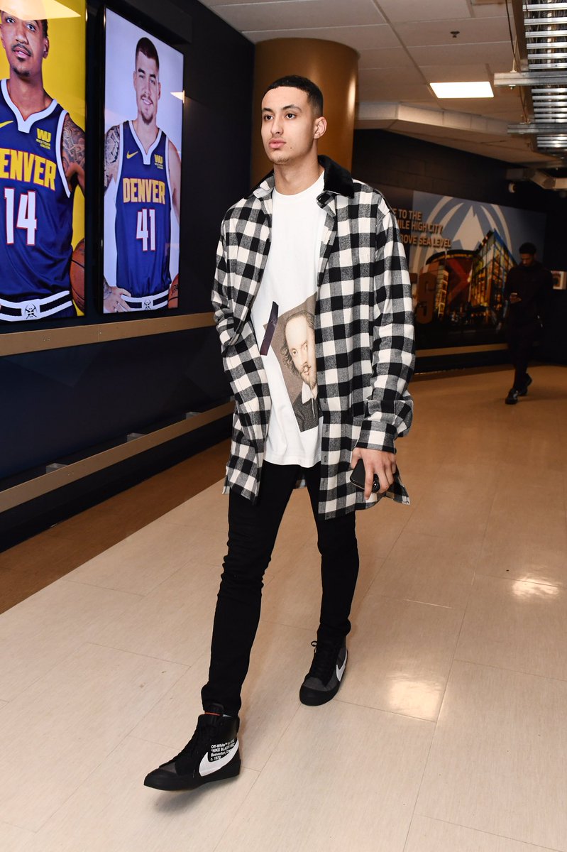 反钩aj1上脚啦看看今天的海外明星球鞋上脚